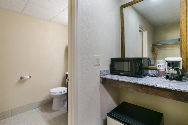 Eisenhower Hotel and Conference Center image 21