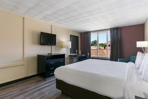 Eisenhower Hotel and Conference Center image 22