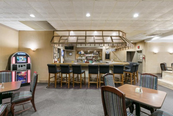 Eisenhower Hotel and Conference Center image 26