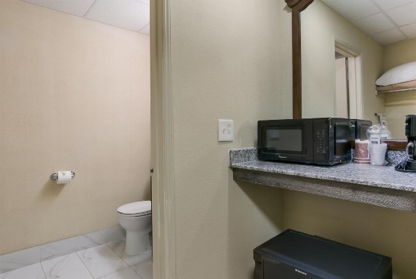 Eisenhower Hotel and Conference Center image 4